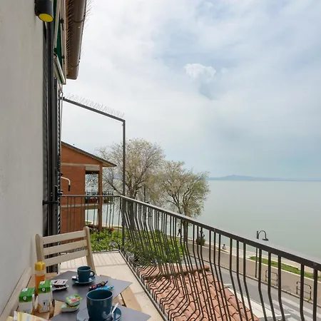 The View - Sunset & Relax - Suite - Appartamenti Vista Lago Passignano sul Trasimeno Exterior photo